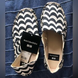 Marimekko x Uniqlo slip-on size small